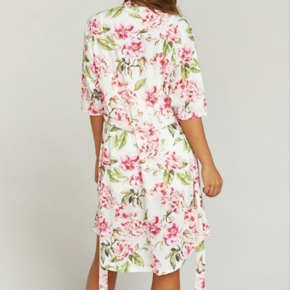 Show Me Your Mumu Brie Kimono Robe in White and Pink Floral OS - Picture 7 of 11